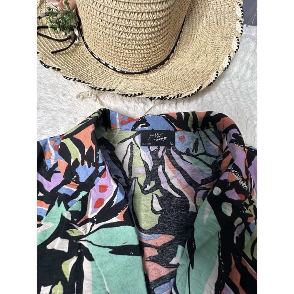 milk & honey Multicolor Women's Short Sleeve Collared Floral Cropped Blouse